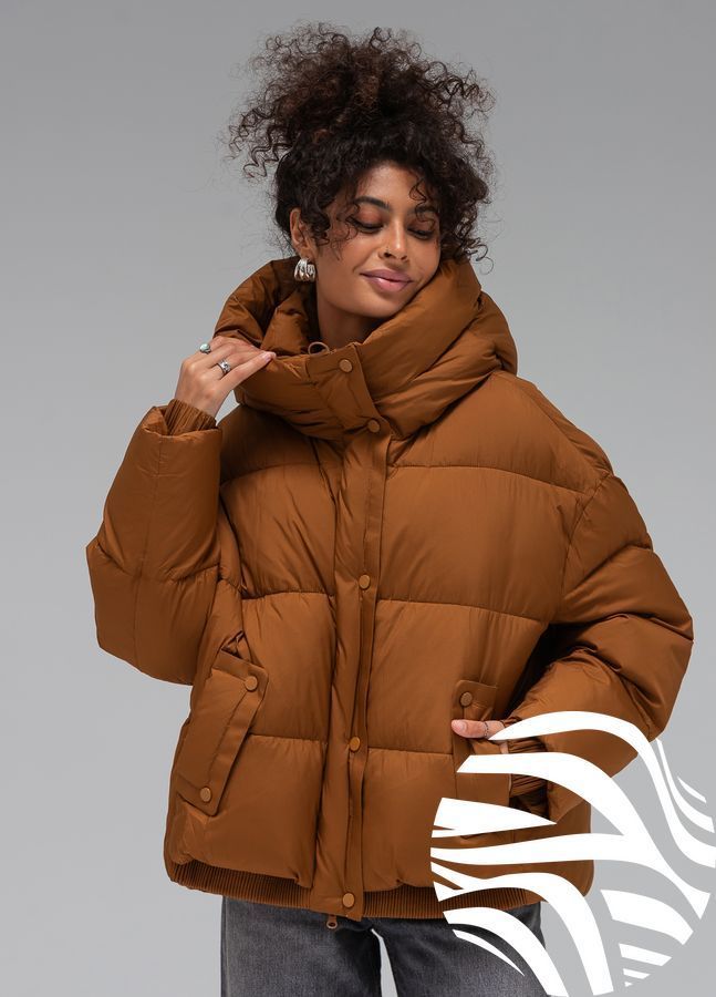 Жіночий зимовий пуховик Oversize з капюшоном і біопухом Viva Wear 056 &ndash; тепла коротка зимова куртка до &ndash;25&deg;C, Коричневий, L
