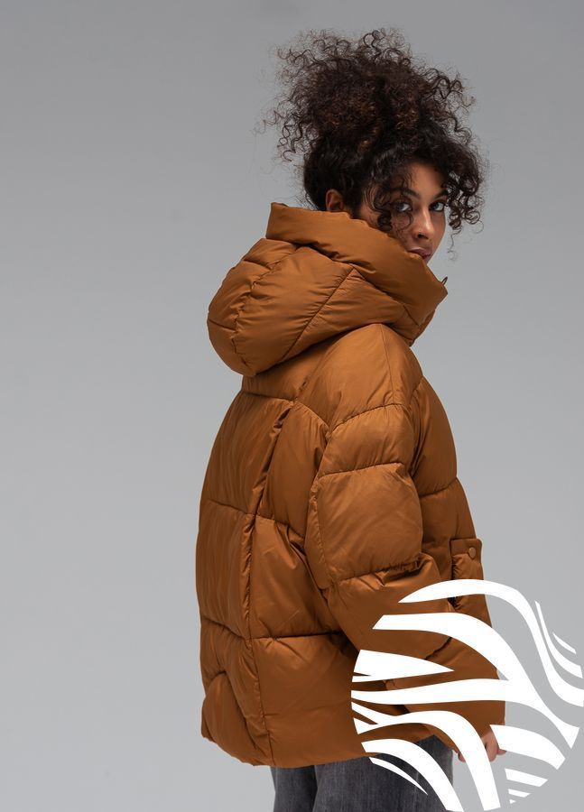 Жіночий зимовий пуховик Oversize з капюшоном і біопухом Viva Wear 056 &ndash; тепла коротка зимова куртка до &ndash;25&deg;C, Коричневий, L